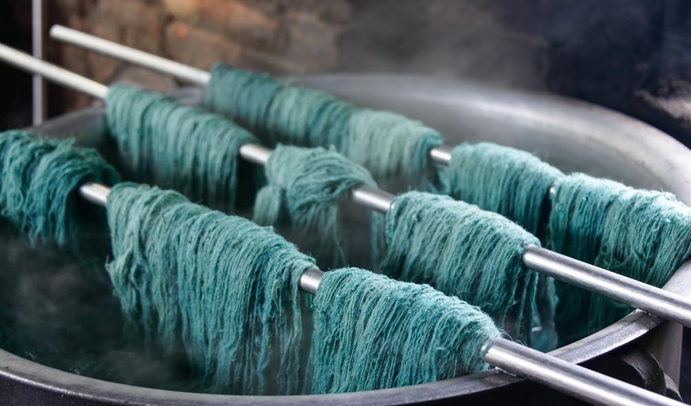 COLOUR WITHOUT COMPROMISE